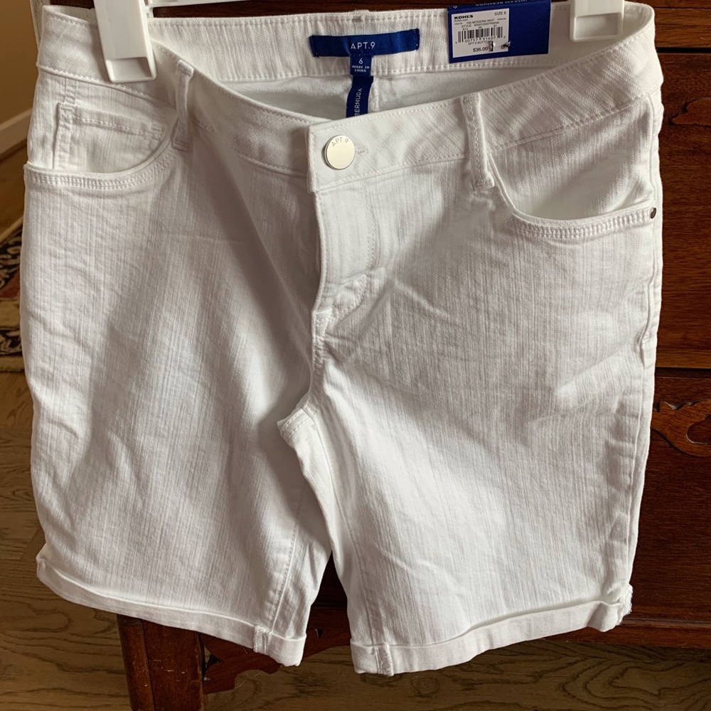 White Bermuda Shorts Women’s Size 6